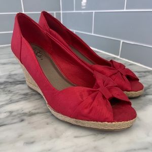 Life Stride Coral Peep Toe Espadrilles